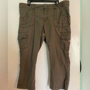 Lee Relaxed Cargo Capris